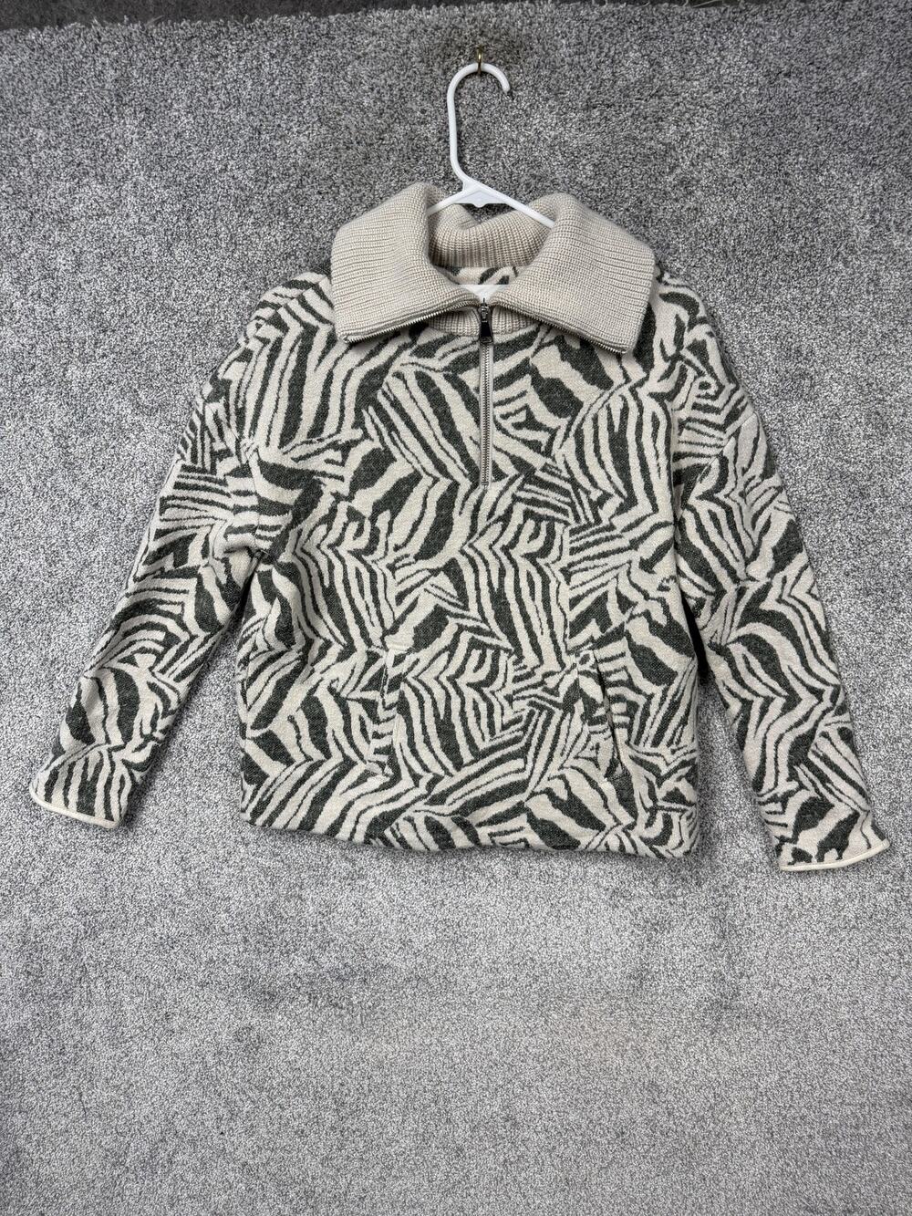 Nicole Miller New York Sweater Womens M Zebra Half Zip Collared Cabincore Cozy